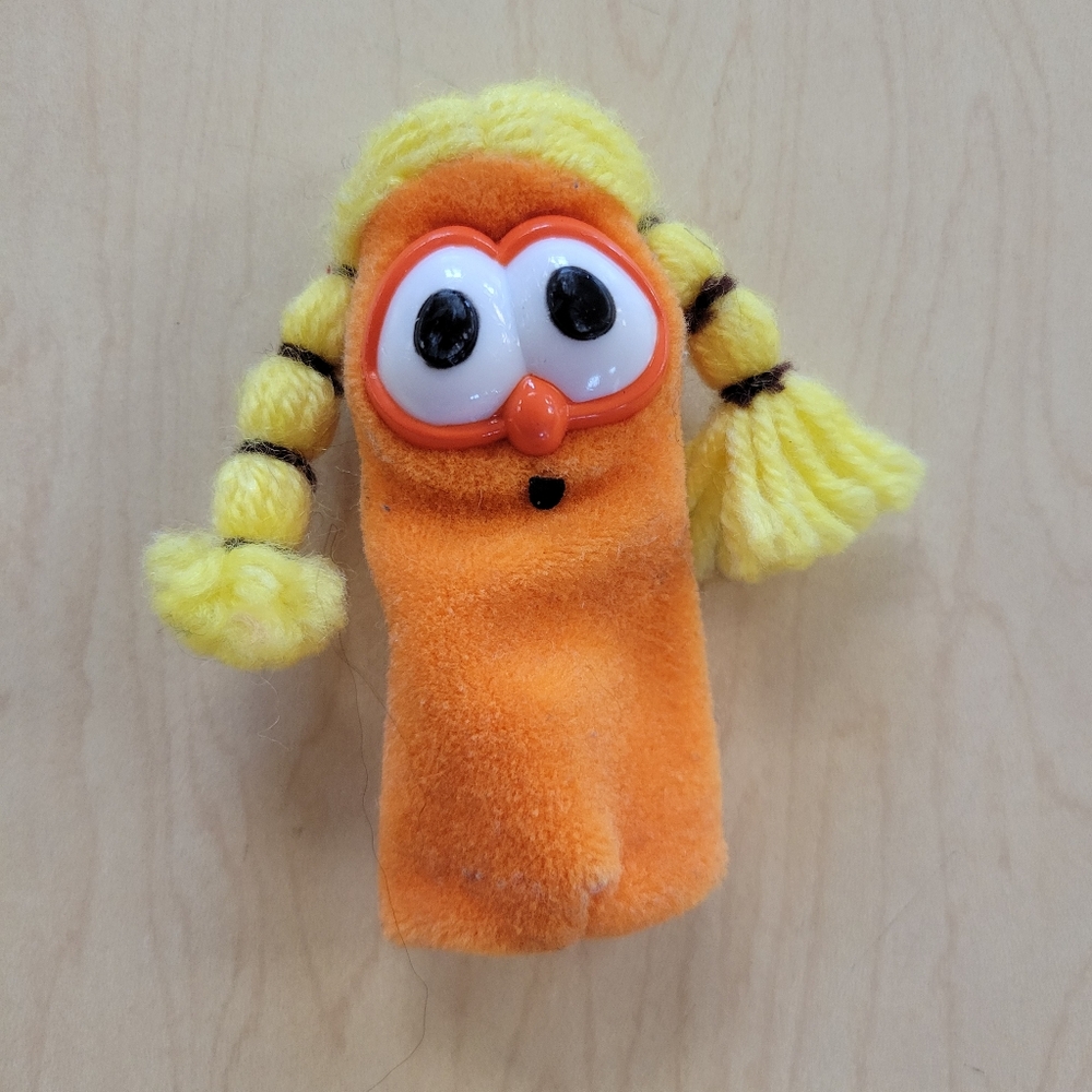 Veggie Tales LAURA CARROT Finger Puppet 1998 Big Ideas